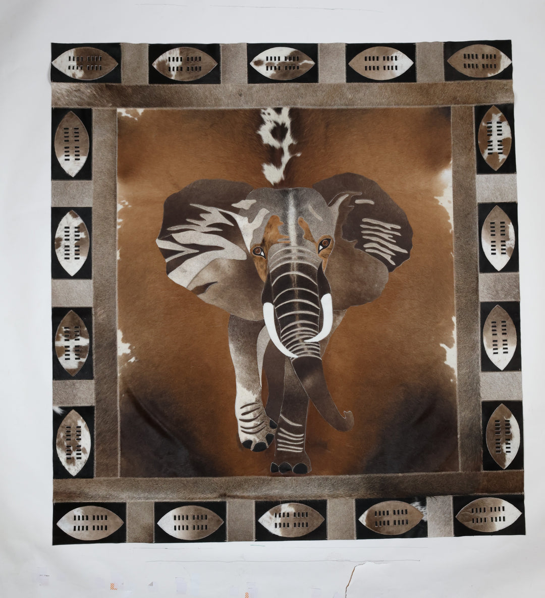 Elephant Rug Shield Border